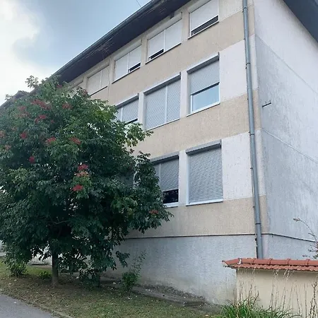 Stan Na Dan Trg Apartment *