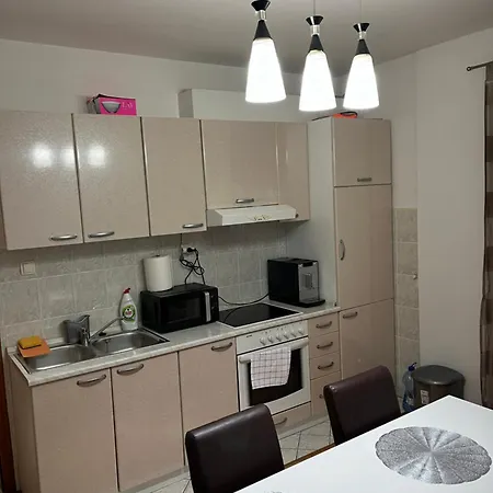 Stan Na Dan Trg * Derventa