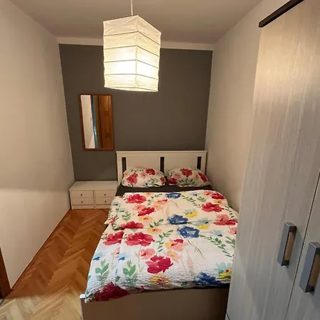 Stan Na Dan Trg Derventa