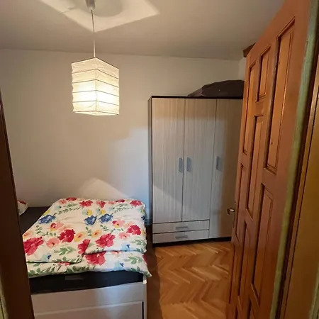 Stan Na Dan Trg Apartment Derventa